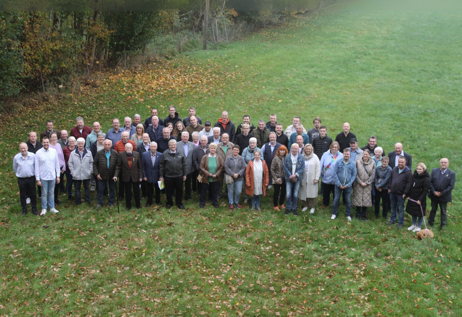 Gruppenfoto mit dem gesamten Verein